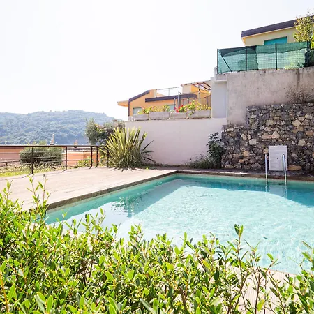 Le Isole B Apartment *